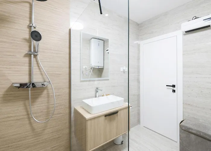 Beautiful In With Private Swimming Pool, Be Inside Or Outside Nyaraló Pridraga