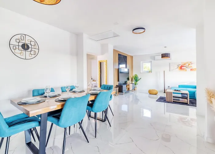 Beautiful In With Private Swimming Pool, Be Inside Or Outside * Pridraga