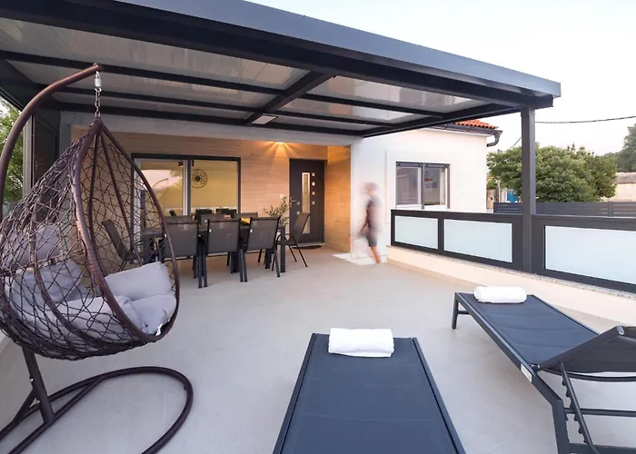 Nyaraló Beautiful In With Private Swimming Pool, Be Inside Or Outside Pridraga