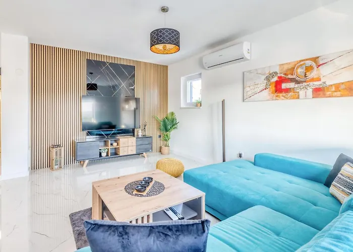 Beautiful In With Private Swimming Pool, Be Inside Or Outside * Pridraga